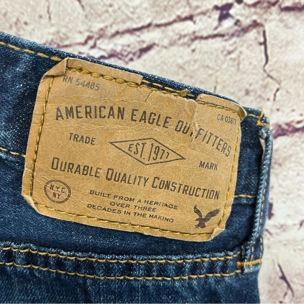 American Eagle Relaxed Straight Medium Wash Denim Jeans